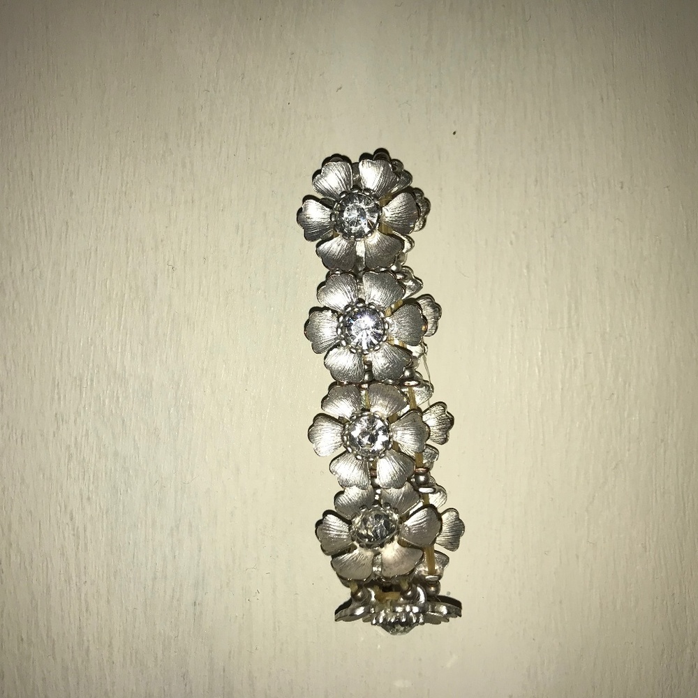 Flower bracelet